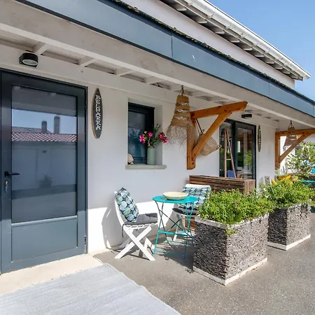 Surf 300m De La * ビアリッツ