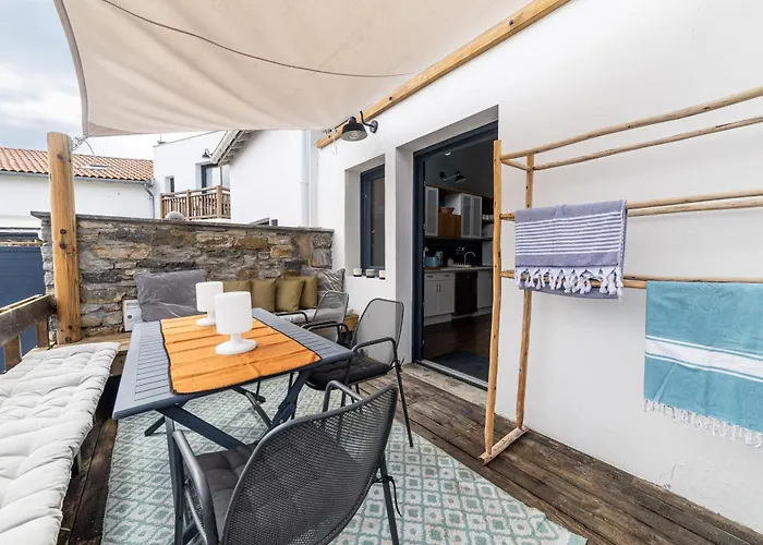 Surf 300m De La アパート