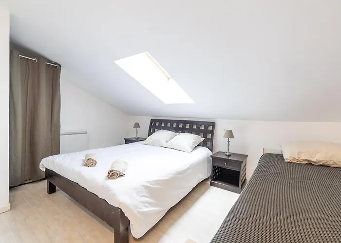 Surf 300m De La アパート