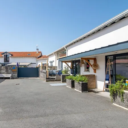 Apartment Surf 300m De La