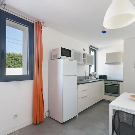 Surf 300m De La Apartment *