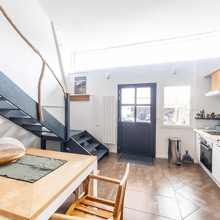 Apartment Surf 300m De La